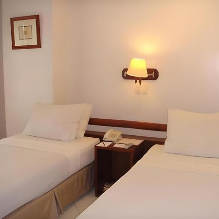 Soledad Suites Panglao Bagian luar foto
