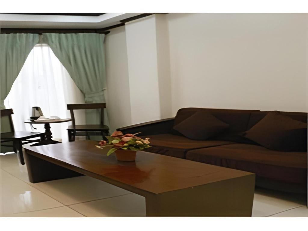 Soledad Suites Panglao Bagian luar foto