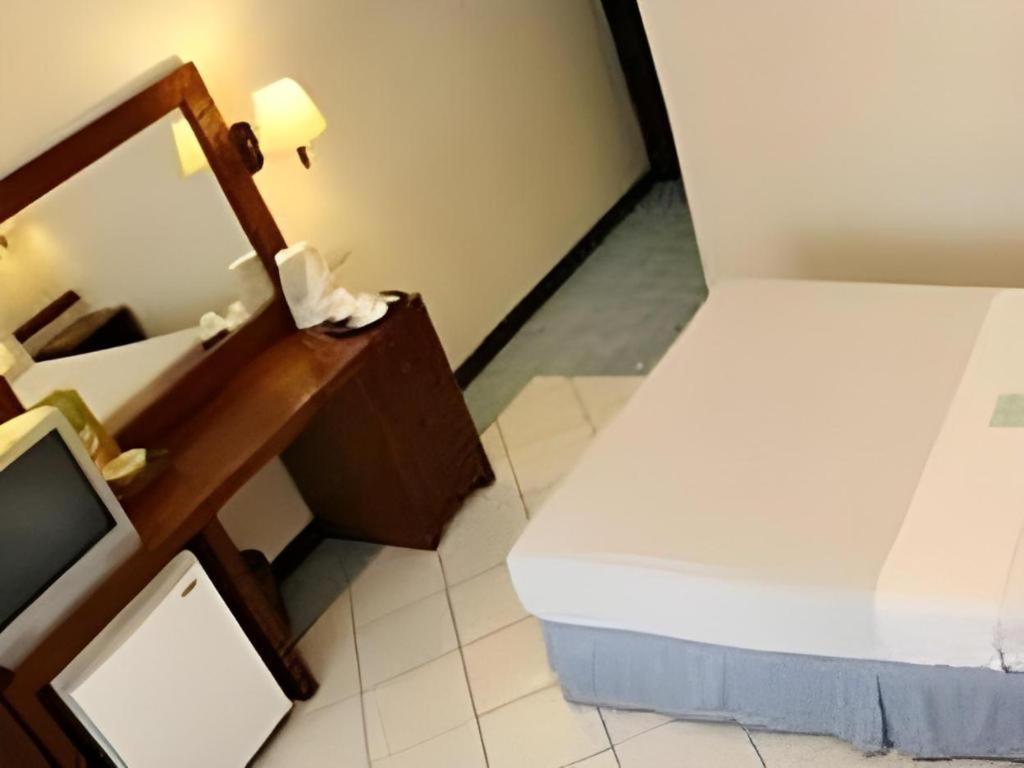 Soledad Suites Panglao Bagian luar foto
