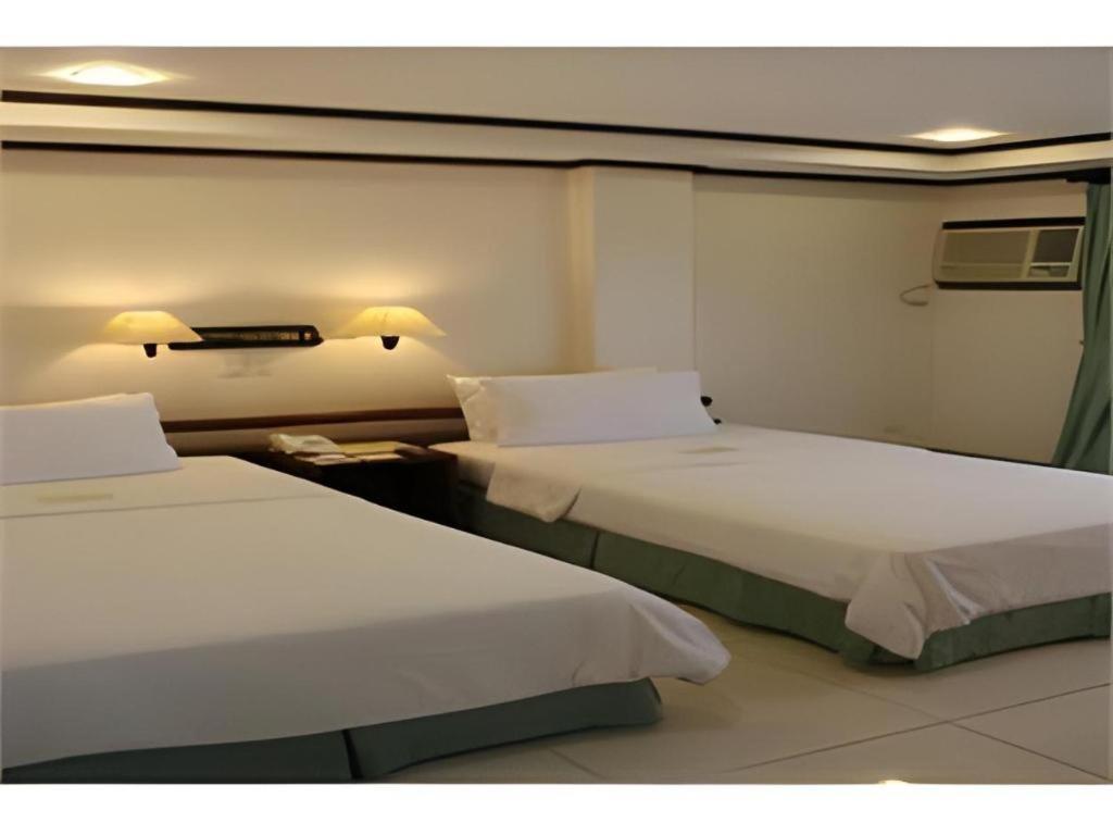 Soledad Suites Panglao Bagian luar foto