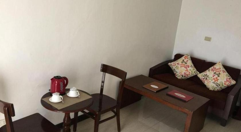 Soledad Suites Panglao Bagian luar foto