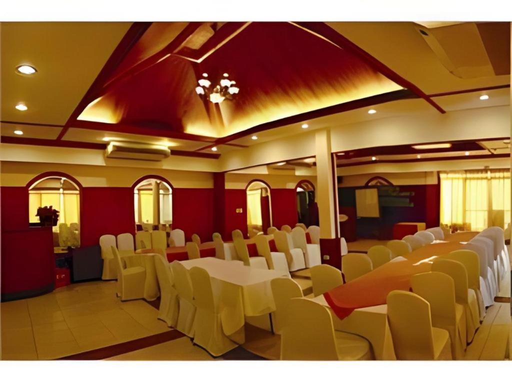 Soledad Suites Panglao Bagian luar foto