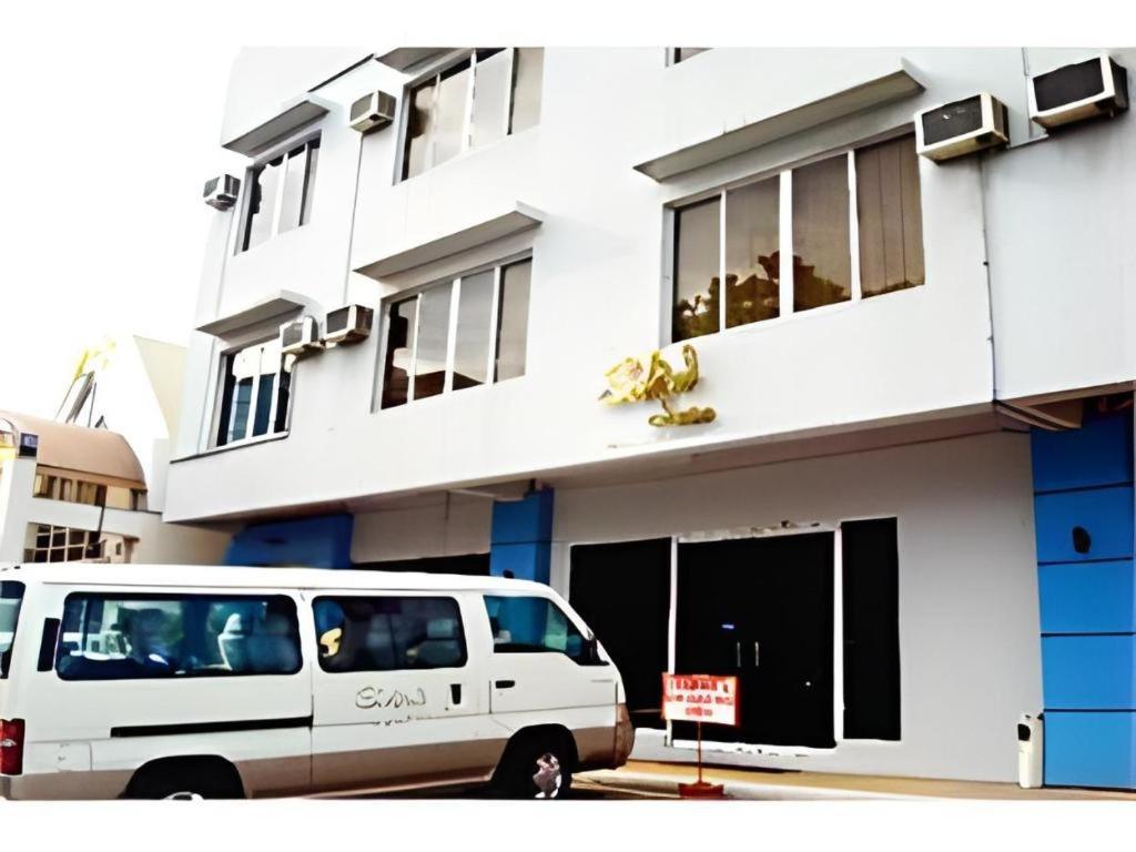 Soledad Suites Panglao Bagian luar foto