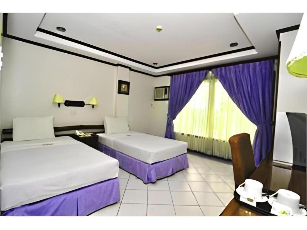 Soledad Suites Panglao Bagian luar foto