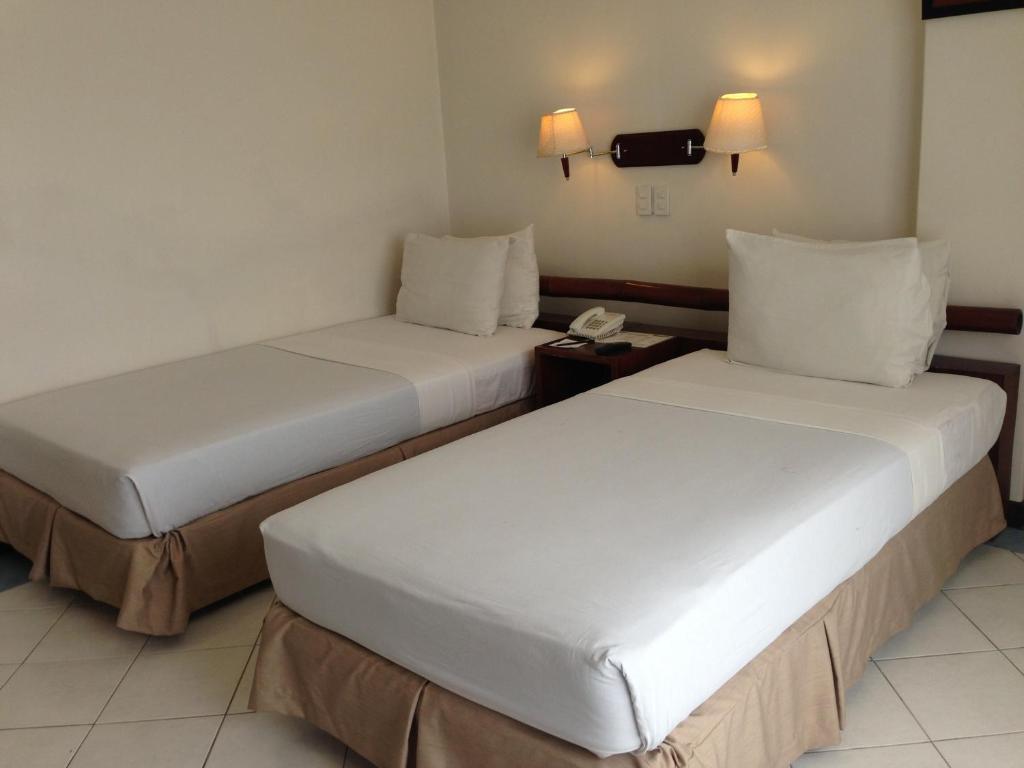 Soledad Suites Panglao Bagian luar foto