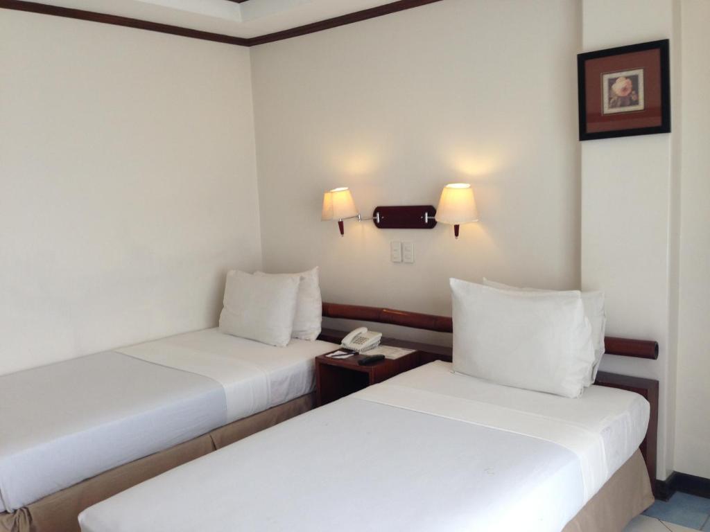 Soledad Suites Panglao Bagian luar foto