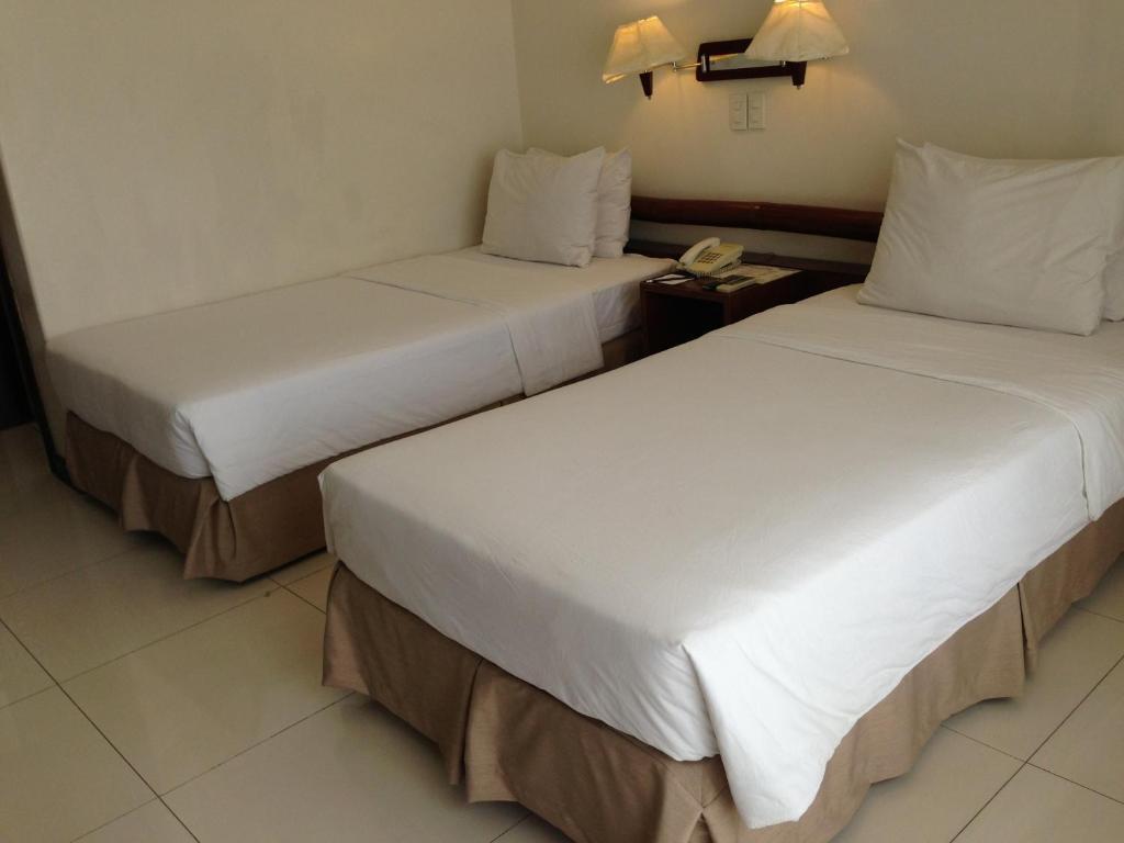 Soledad Suites Panglao Bagian luar foto